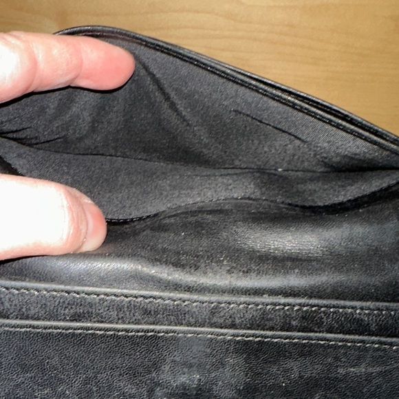 CHANEL Black Quilted Leather Wallet - Picture 7 of 16